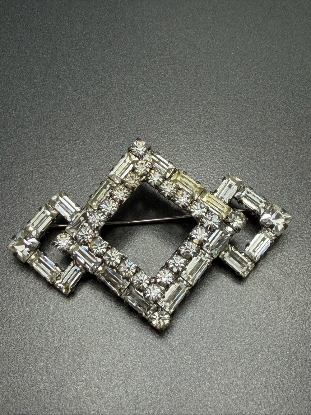 💕2/$20 Vintage Rhinestone Brooch Art Deco